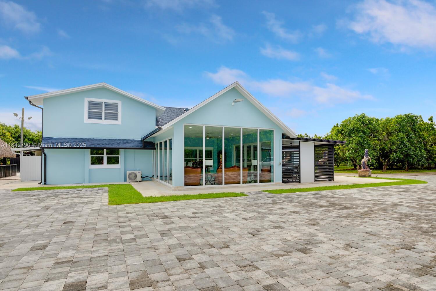 REDLANDS - Residential