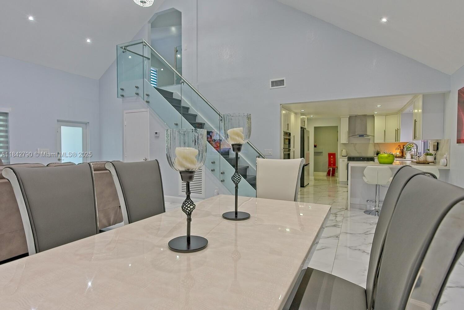 REDLANDS - Residential
