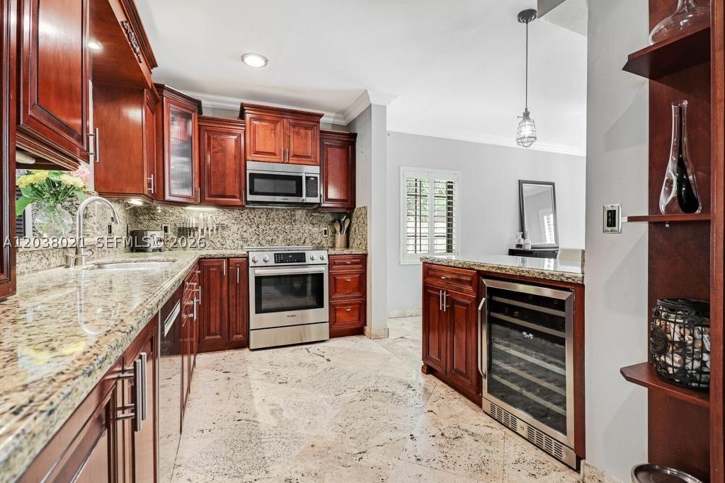 BRICKELL ESTATES - Residential Lease