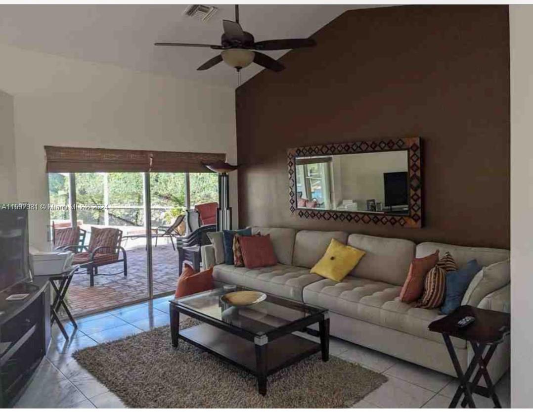 BOCA GREENS 8 - Residential