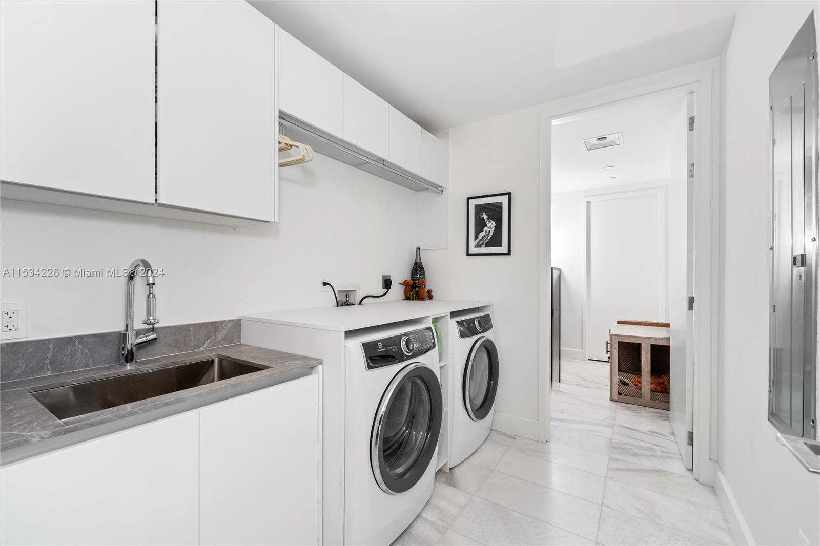ESCOTTONIA PARK - Residential