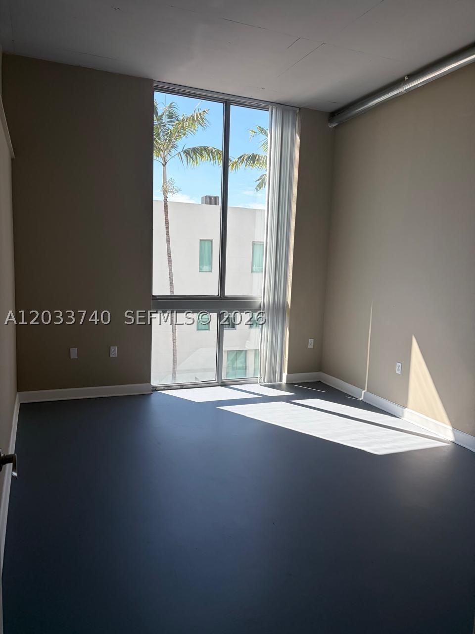 LOFTS AT HOLLYWOOD STATIO - Residential