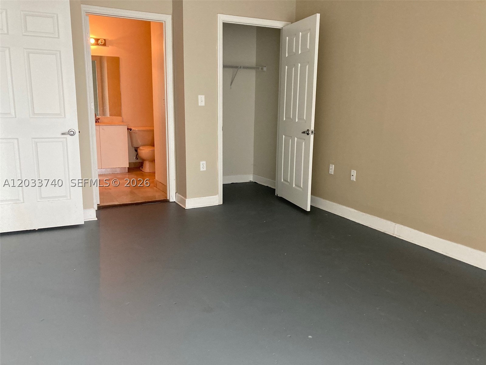 LOFTS AT HOLLYWOOD STATIO - Residential