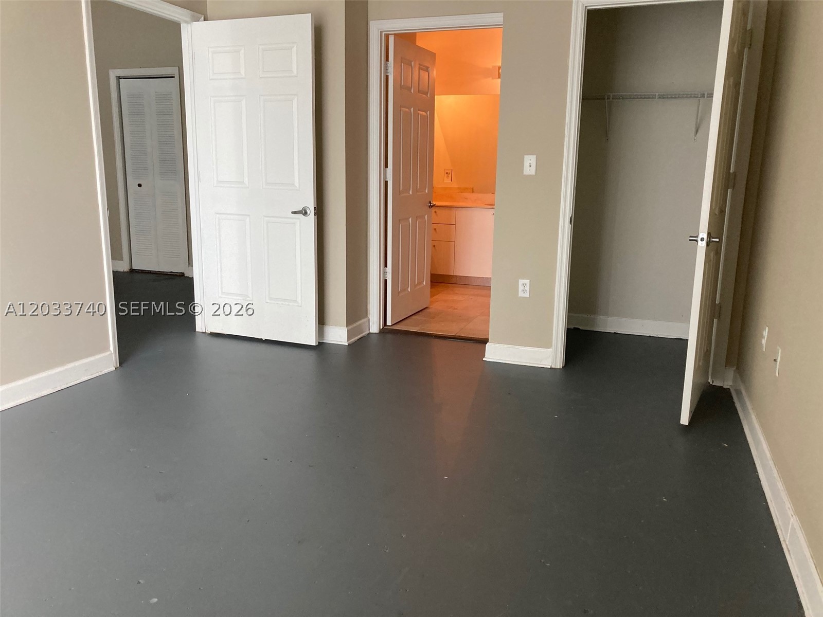 LOFTS AT HOLLYWOOD STATIO - Residential