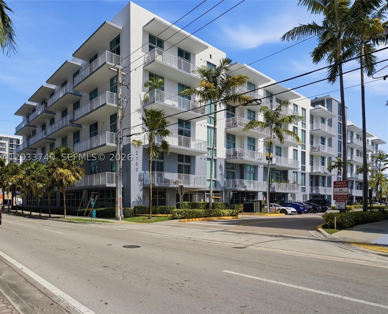 LOFTS AT HOLLYWOOD STATIO - Residential