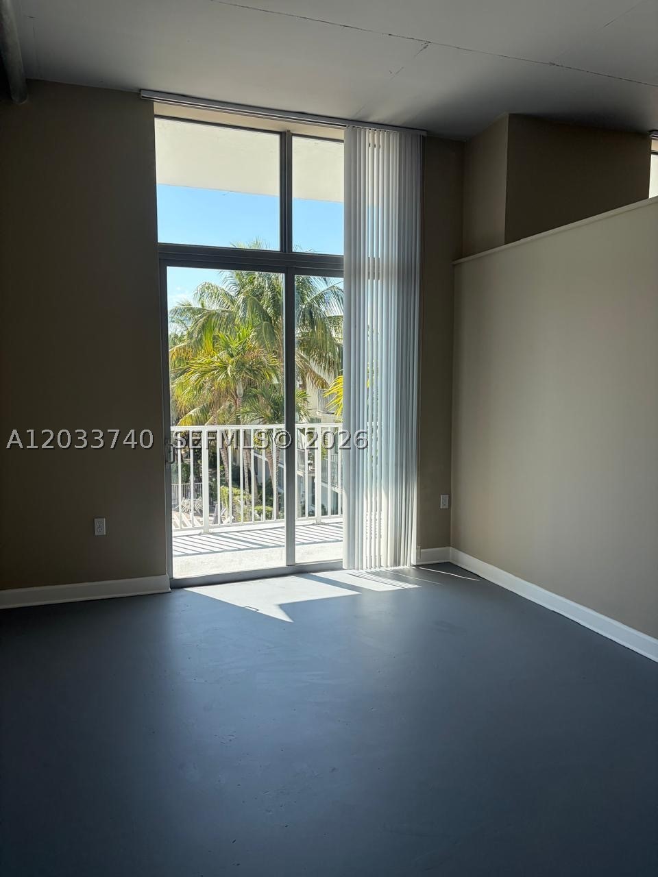LOFTS AT HOLLYWOOD STATIO - Residential