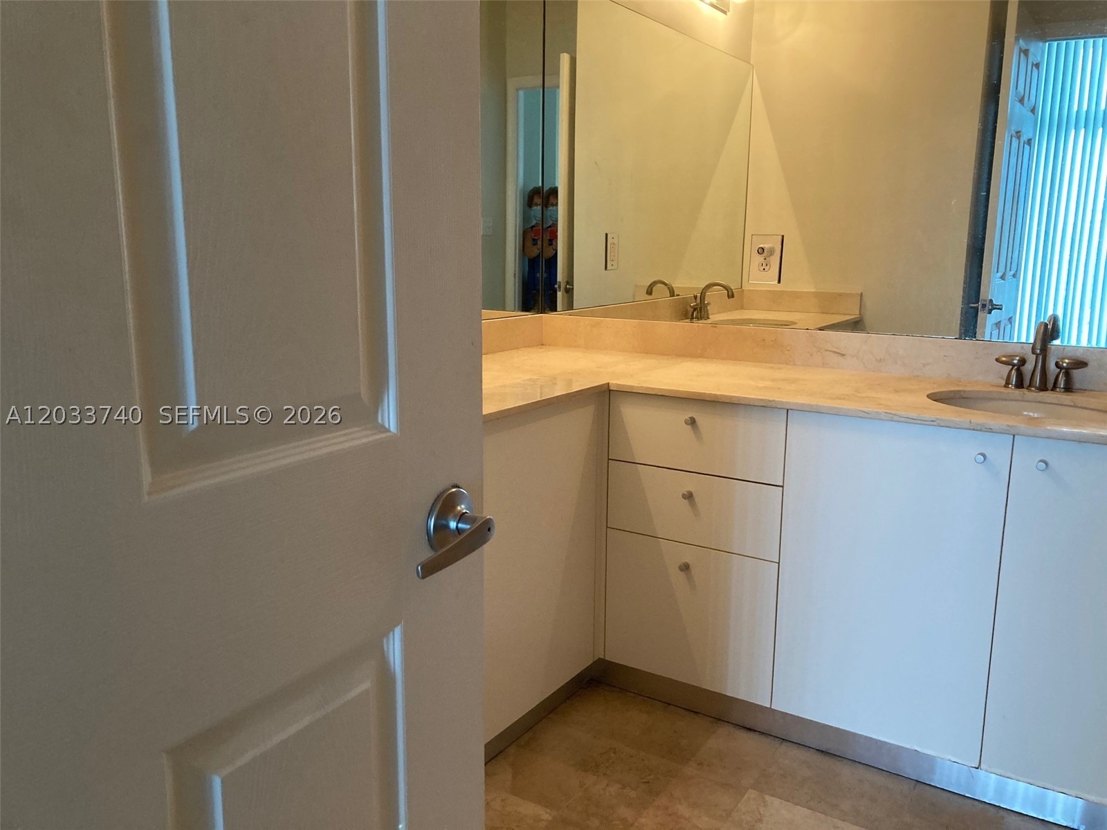 LOFTS AT HOLLYWOOD STATIO - Residential