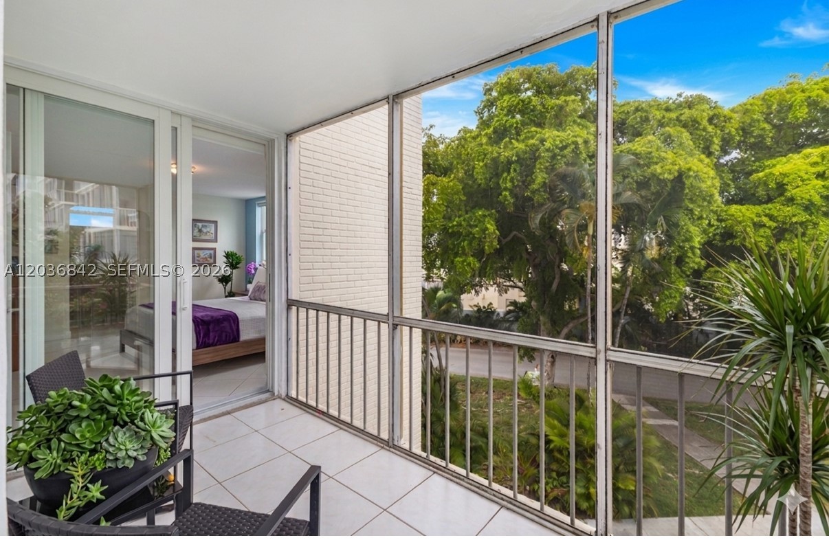 POINT EAST SEC III CONDO - Residential