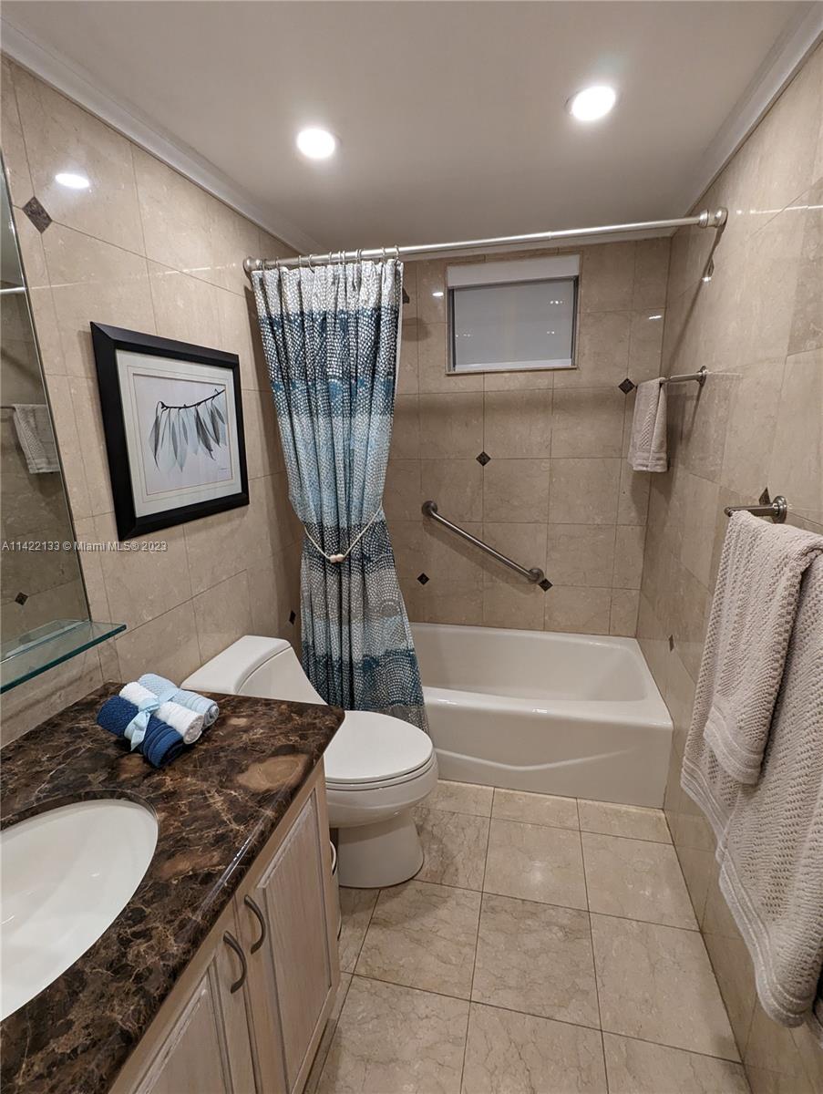 EDEN ISLES CONDO NO 7 - Residential