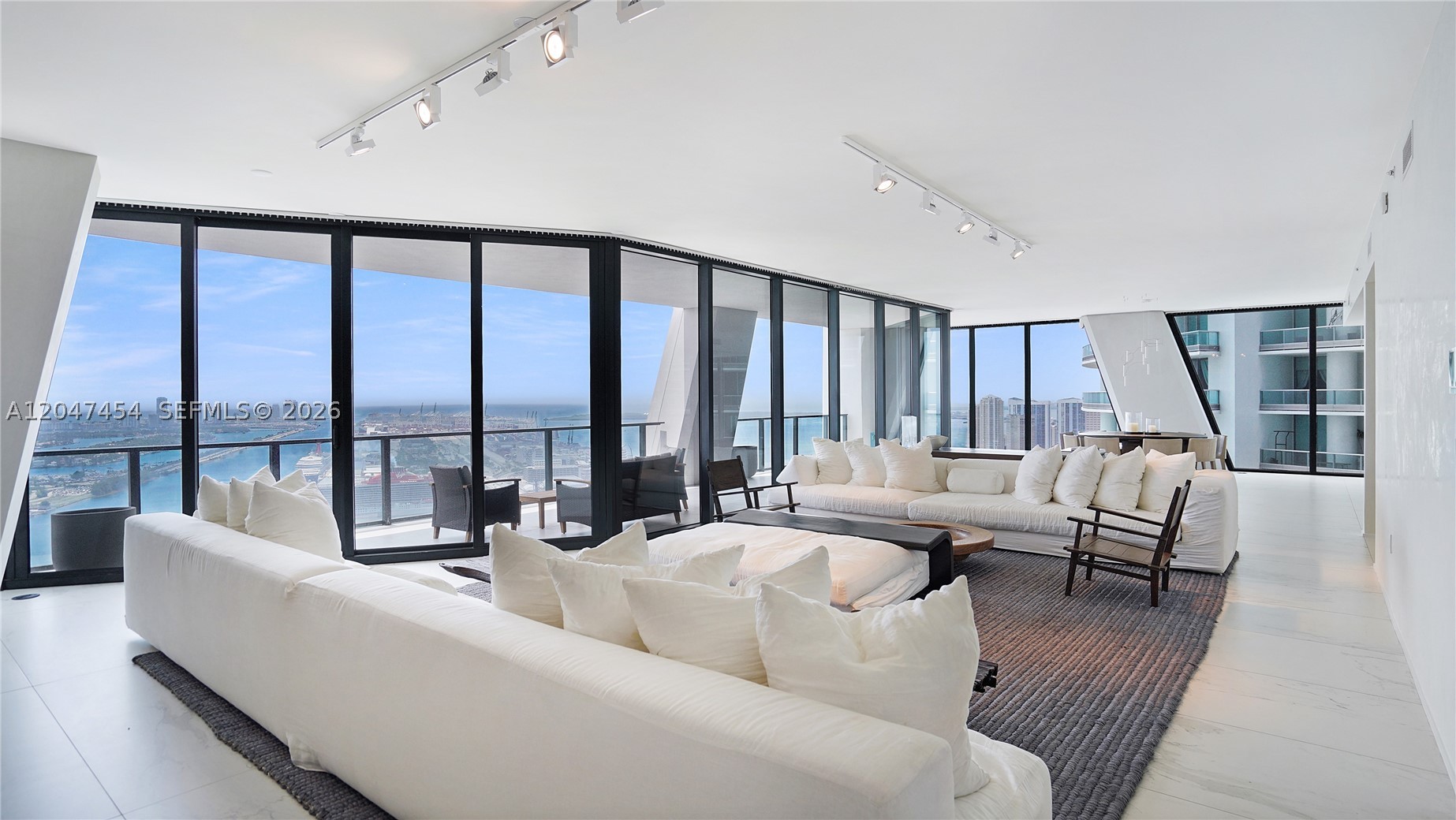 ONE THOUSAND MUSEUM CONDO - Residential