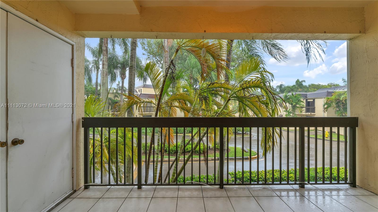 ELAN AT CALUSA CONDO XV - Residential