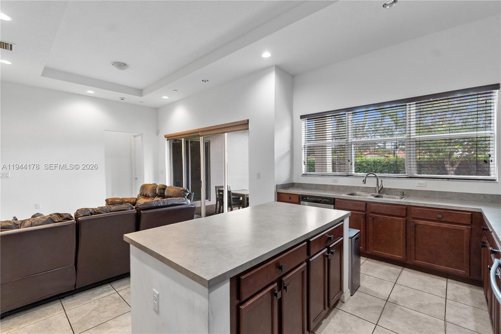 VENETIAN PARC - Residential