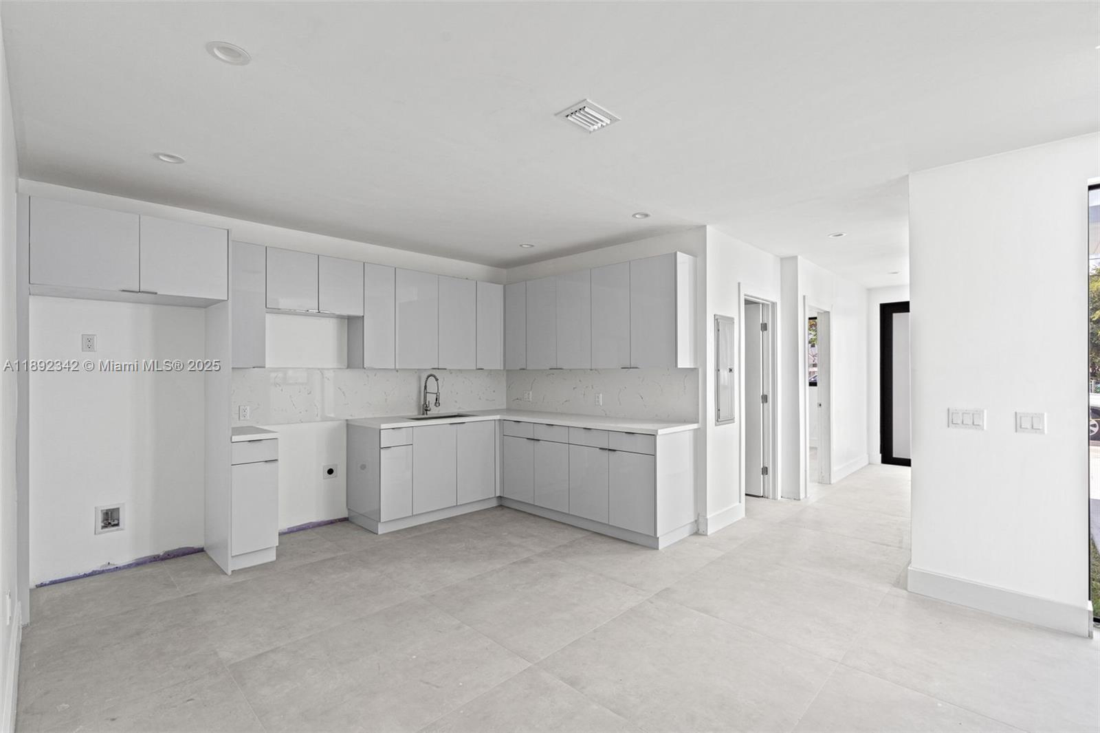 N MIAMI ESTATES - Residential Income