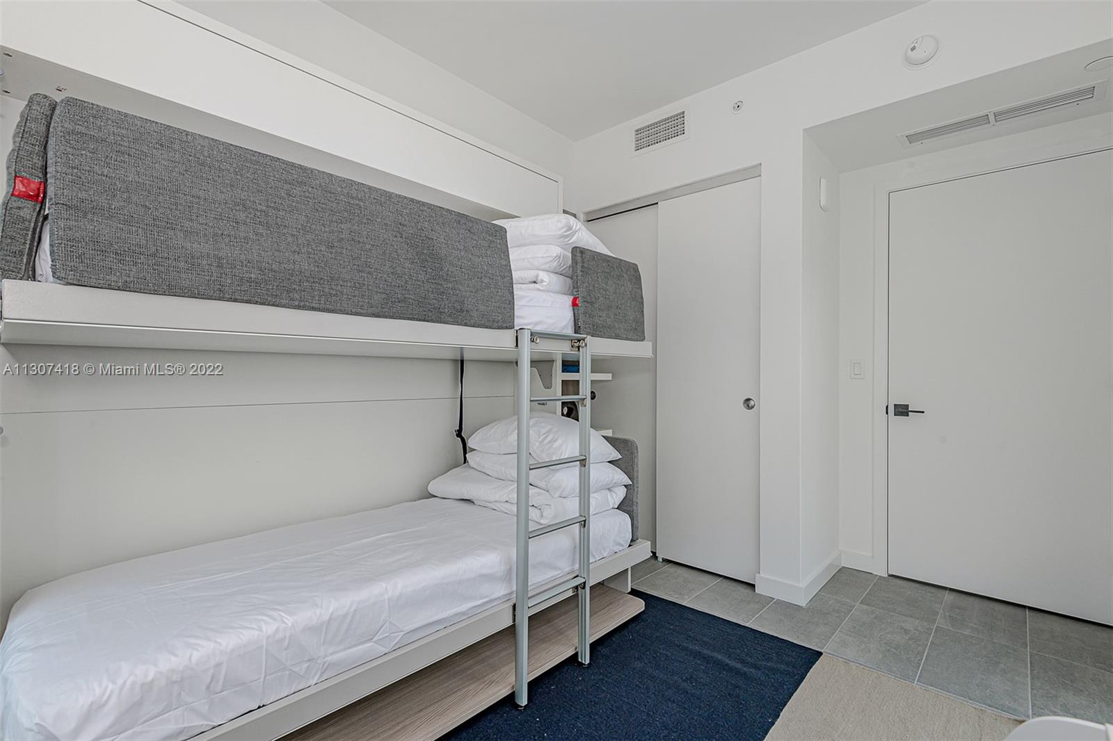 YOTEL PAD - Residential
