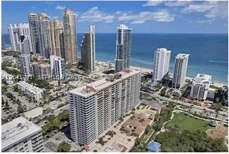 WINSTON TOWERS 600 CONDO - Residential
