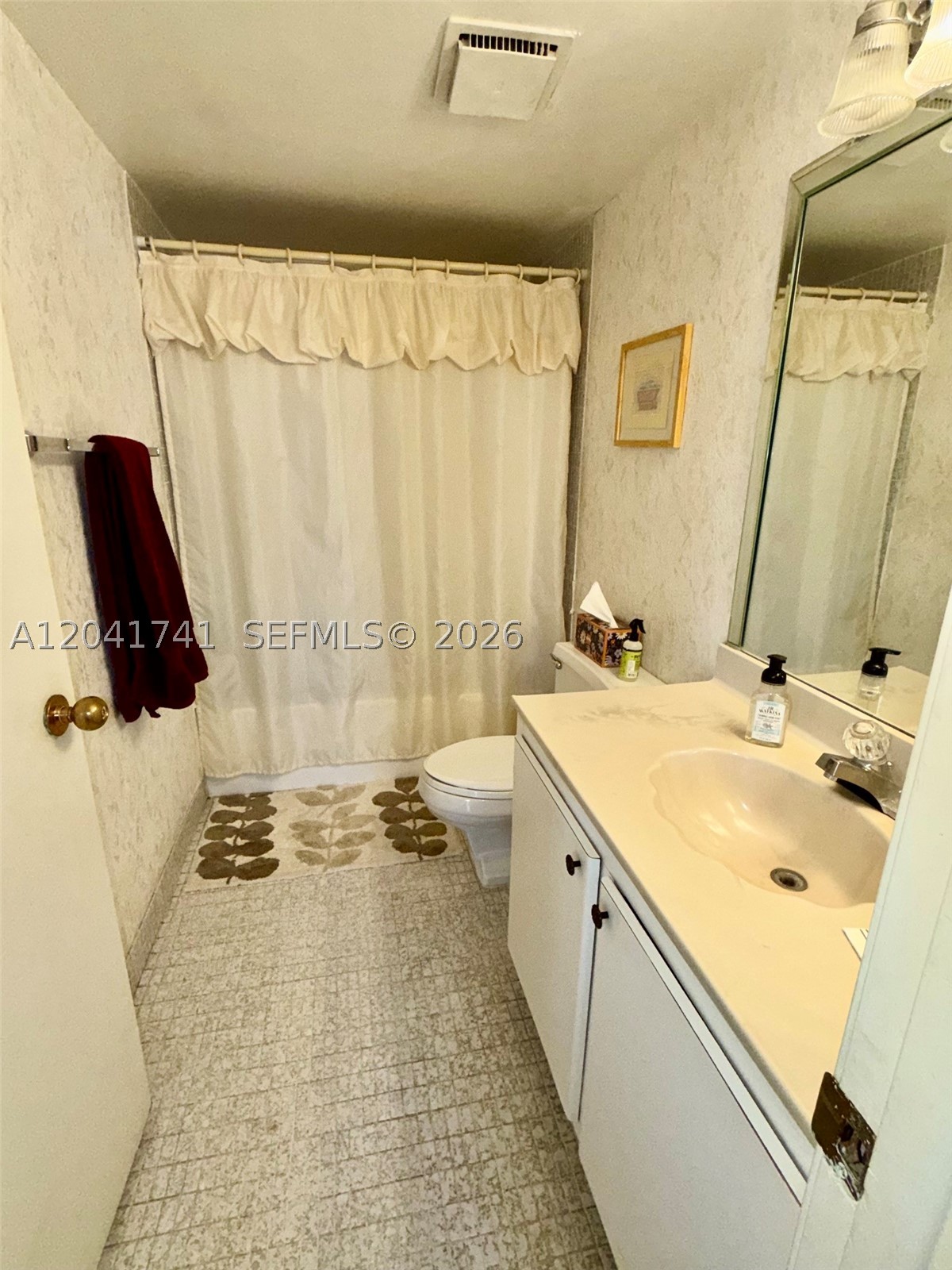 WINSTON TOWERS 600 CONDO - Residential