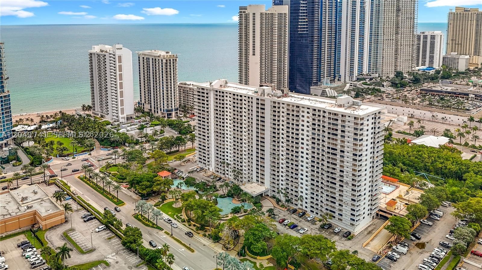 WINSTON TOWERS 600 CONDO - Residential