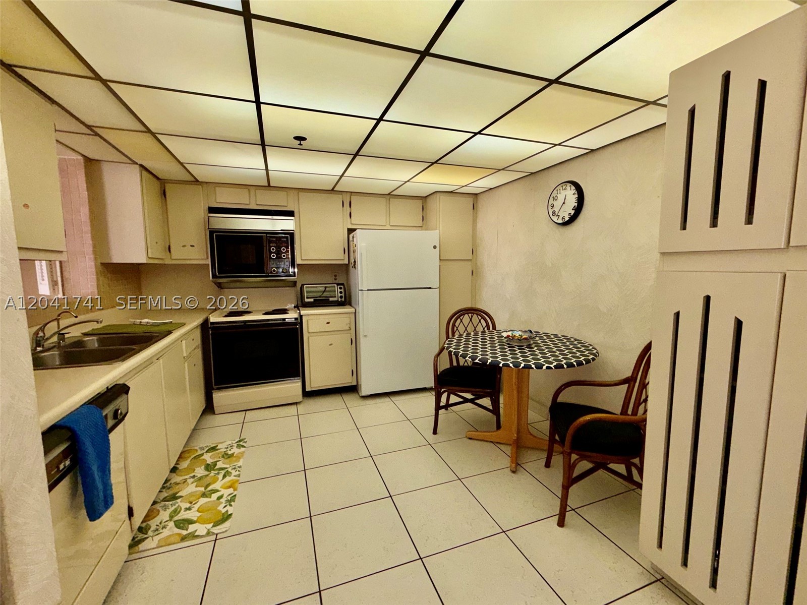WINSTON TOWERS 600 CONDO - Residential