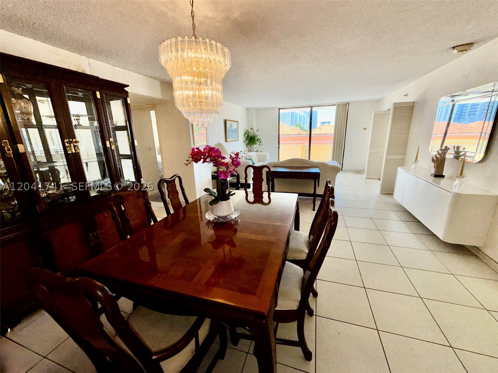 WINSTON TOWERS 600 CONDO - Residential