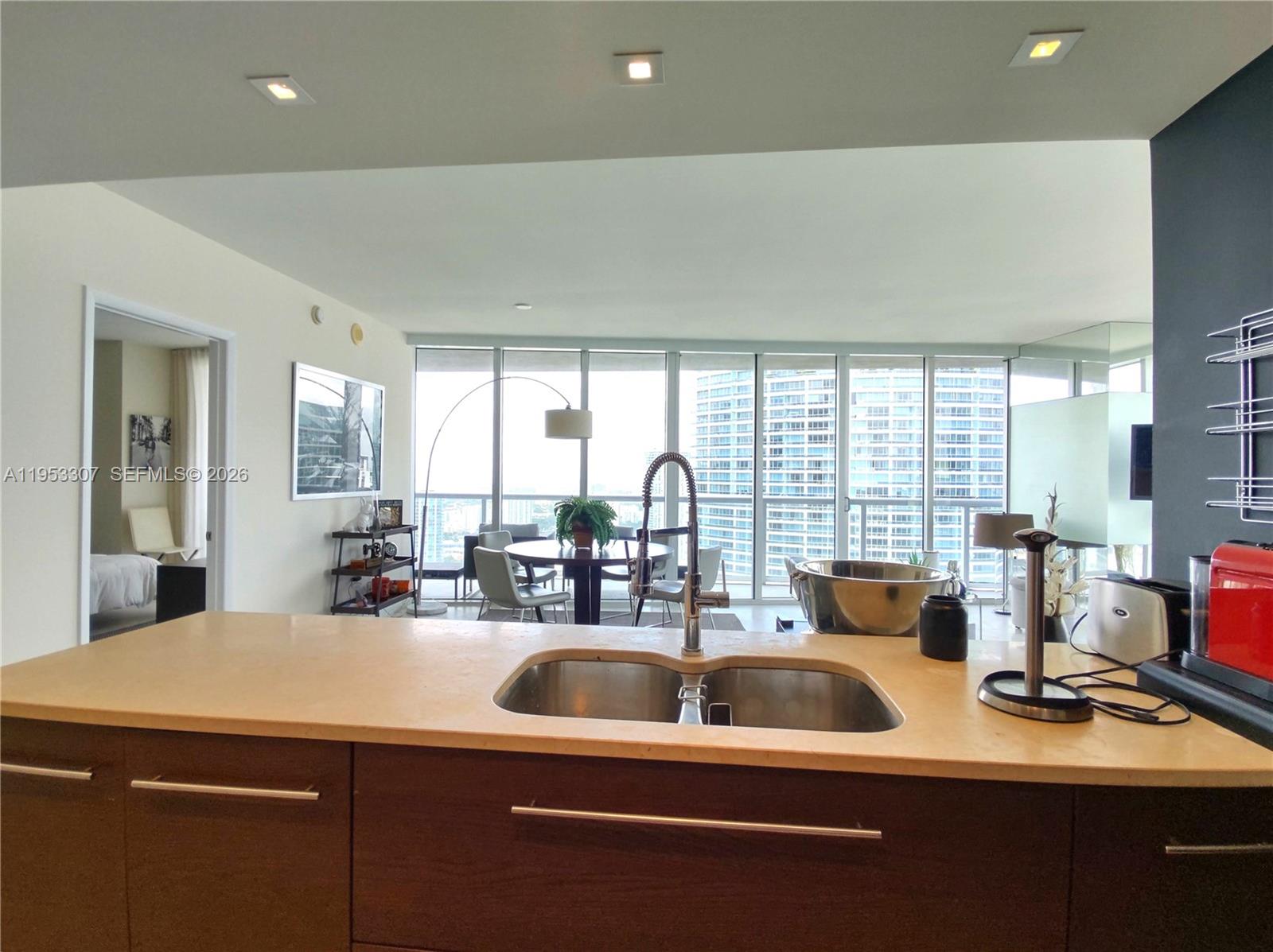 ICONBRICKELL CONDO NO 1 - Residential