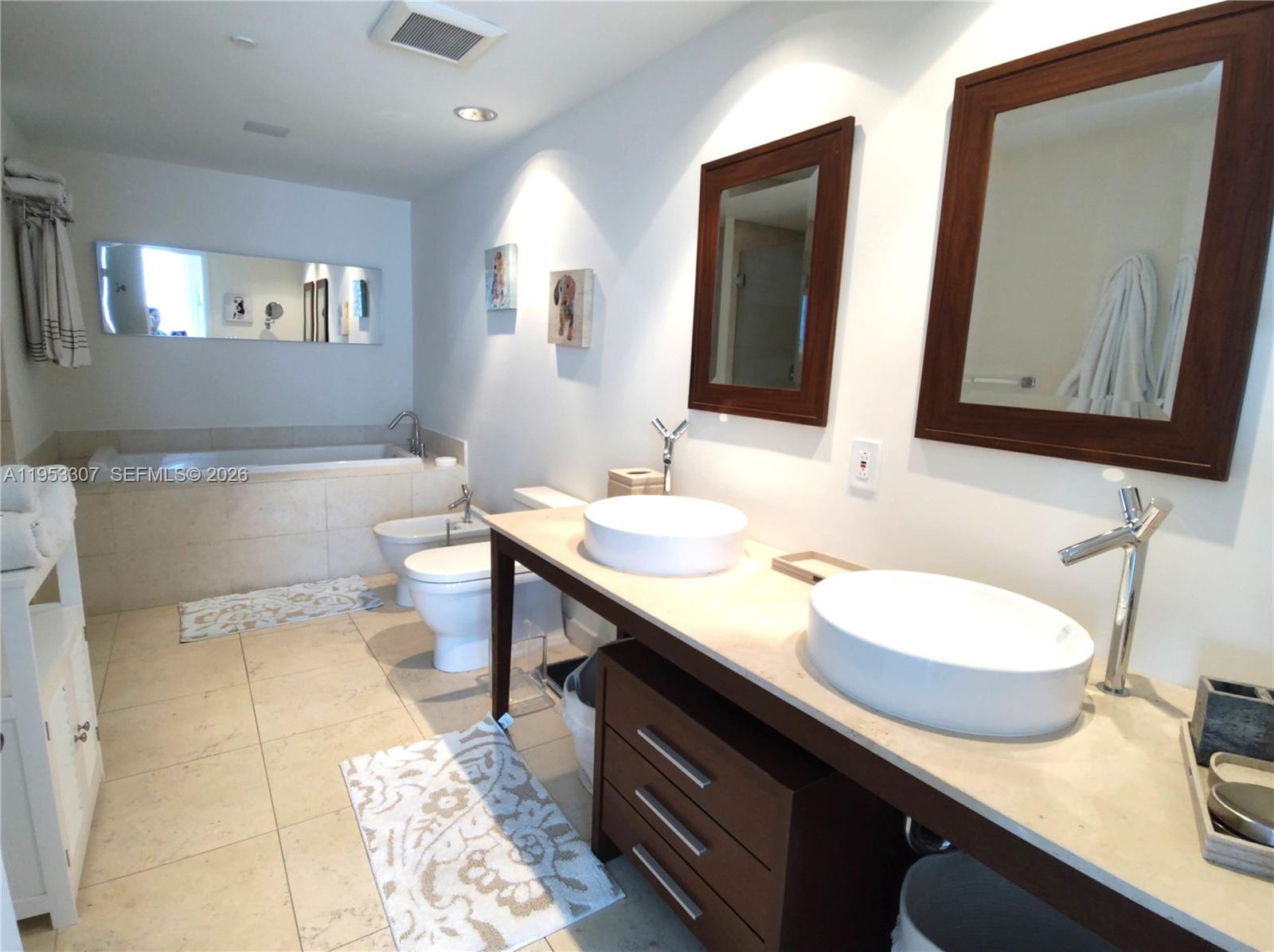 ICONBRICKELL CONDO NO 1 - Residential