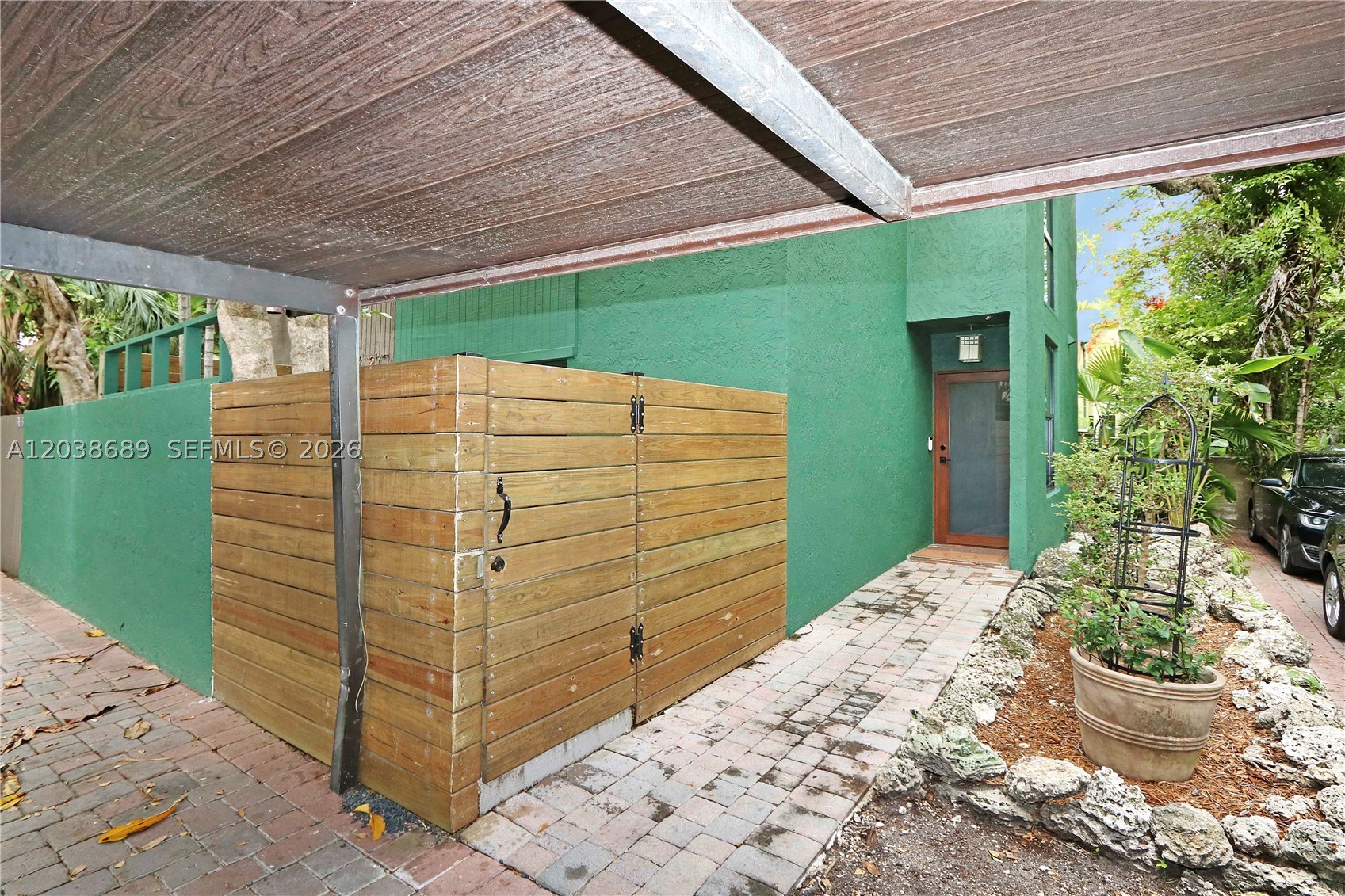 PENT HOMESTEAD - Residential Lease