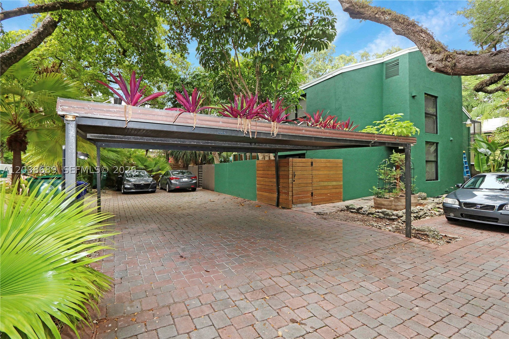 PENT HOMESTEAD - Residential Lease