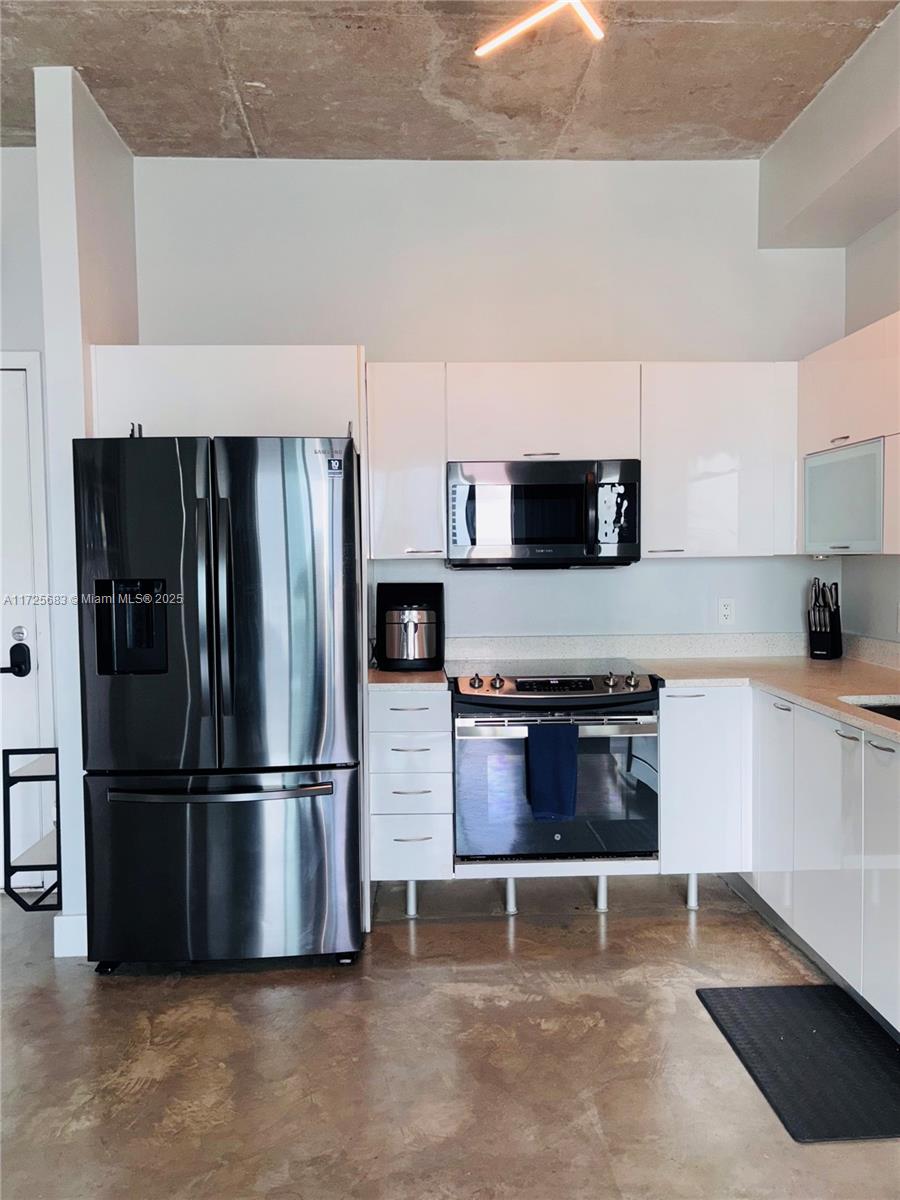 THE LOFT DOWNTOWN CONDO - Residential Lease