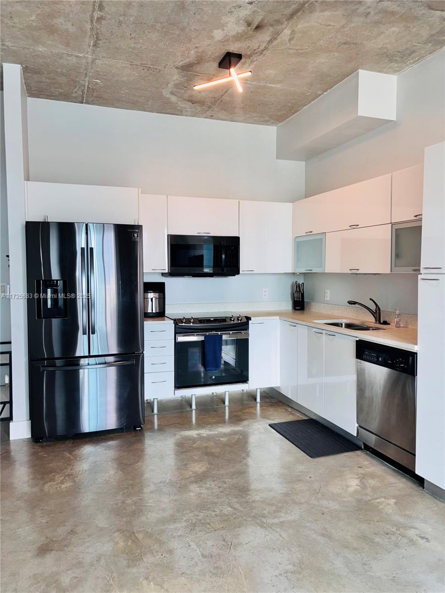THE LOFT DOWNTOWN CONDO - Residential Lease