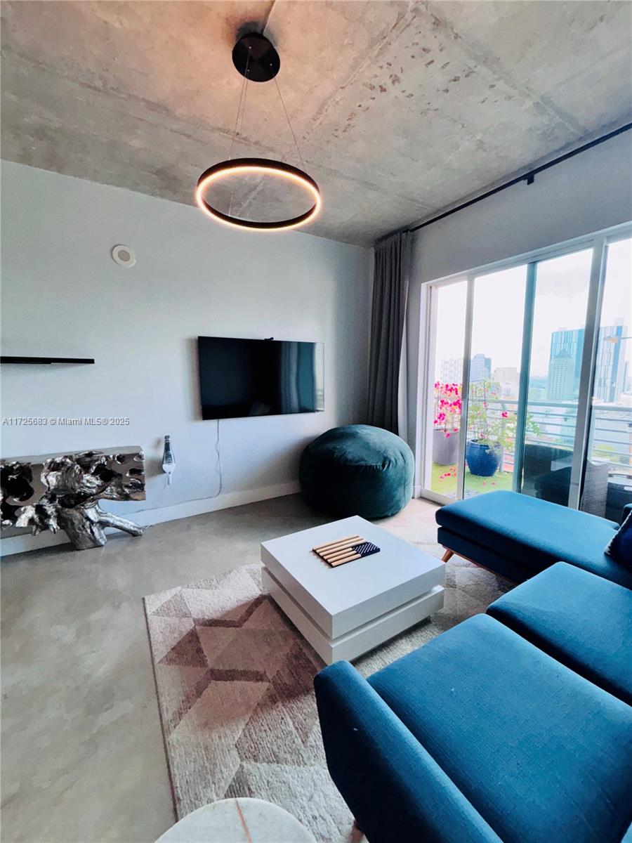 THE LOFT DOWNTOWN CONDO - Residential Lease