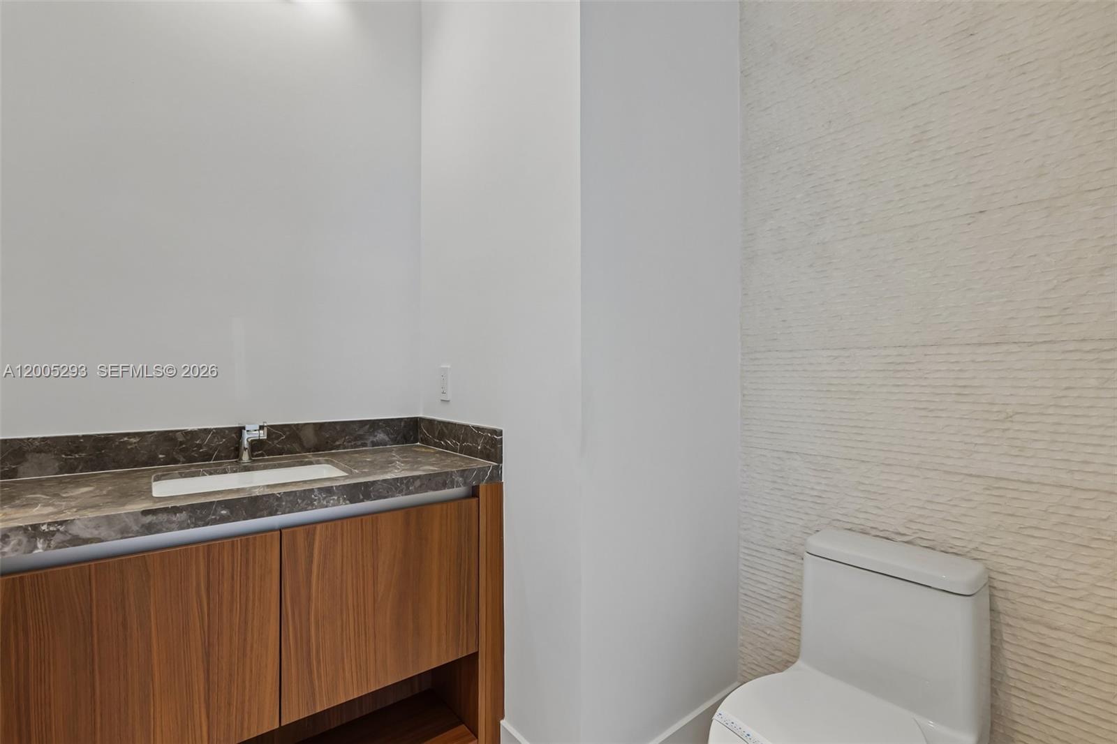 Una Residences - Residential