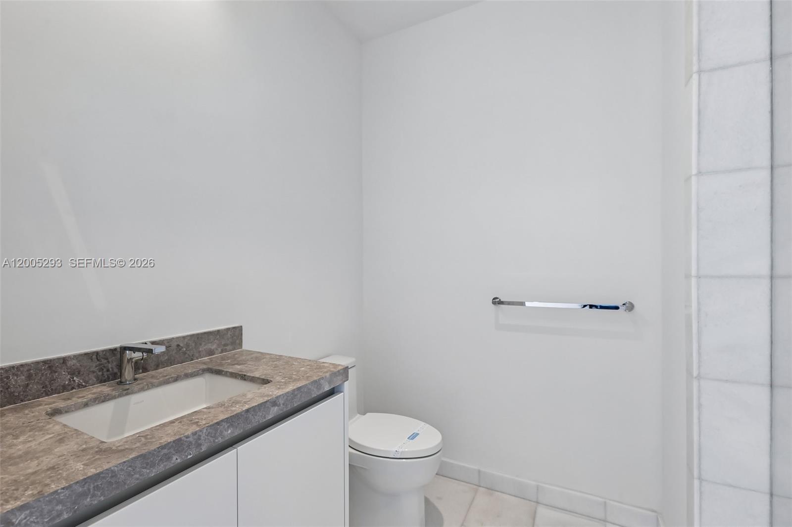 Una Residences - Residential