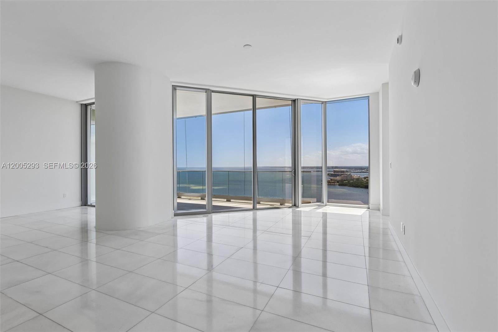 Una Residences - Residential