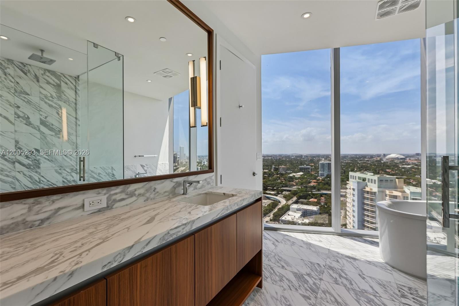 Una Residences - Residential