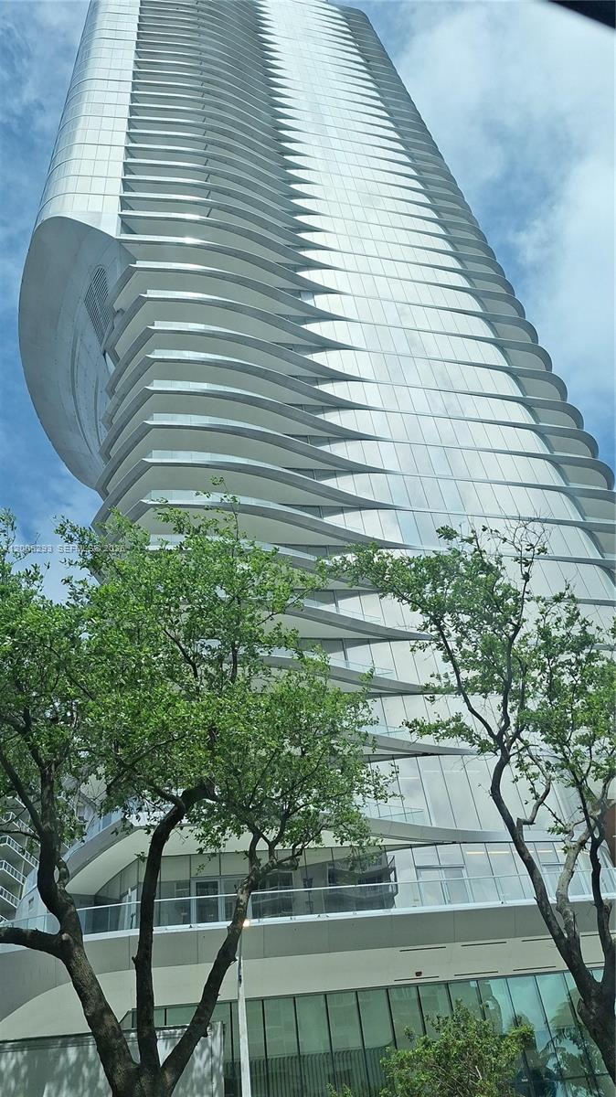 Una Residences - Residential