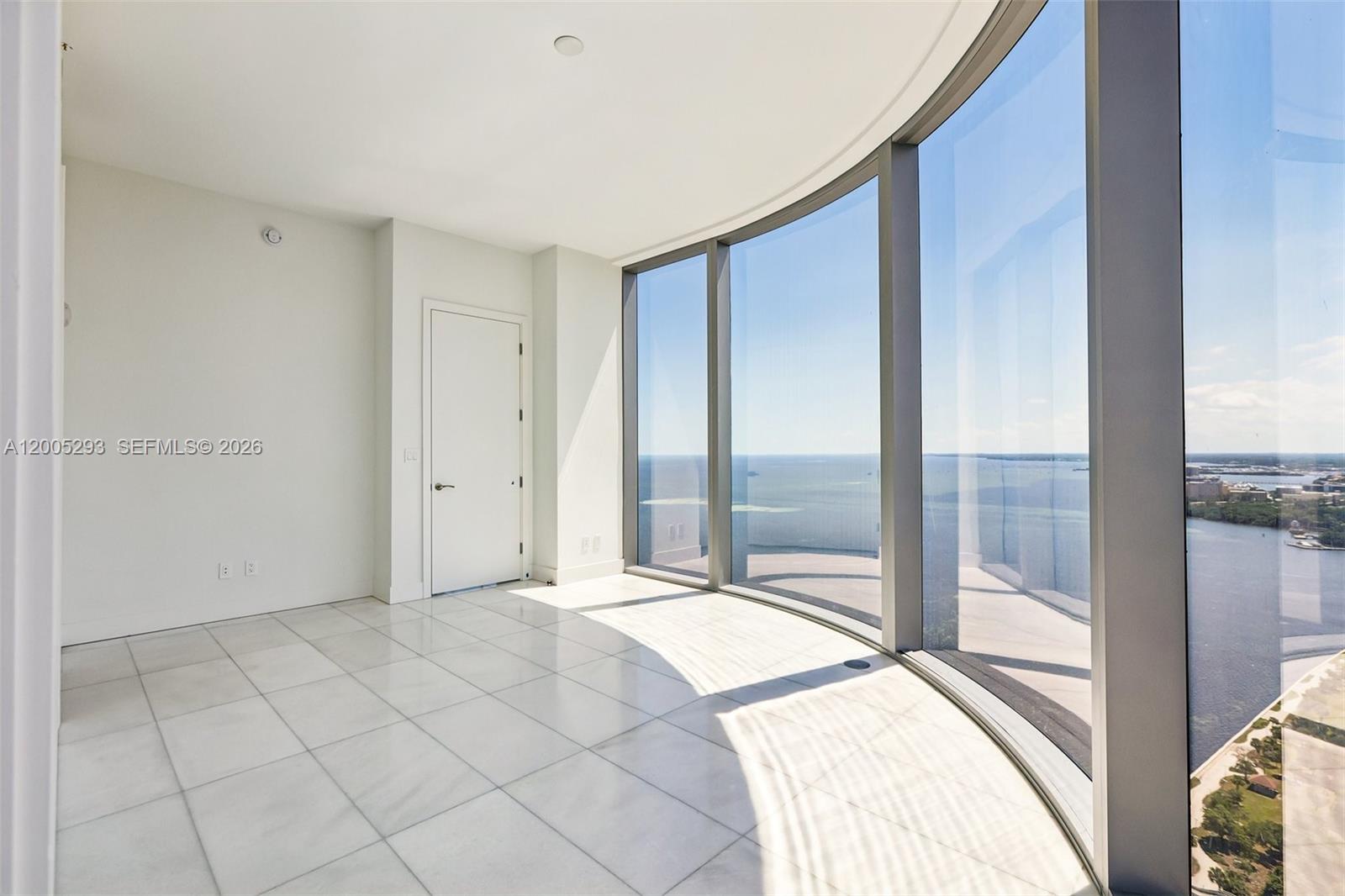 Una Residences - Residential