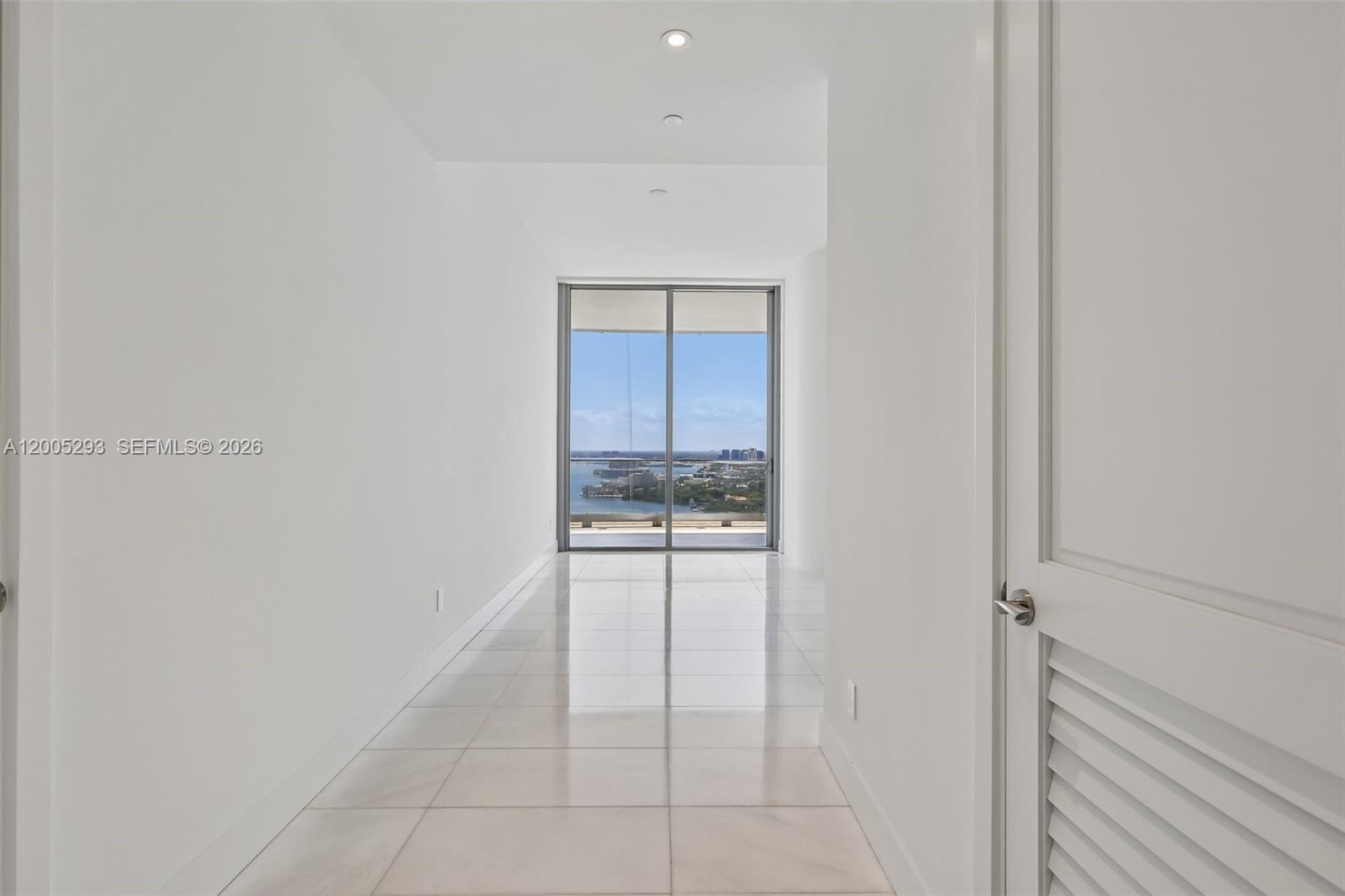 Una Residences - Residential