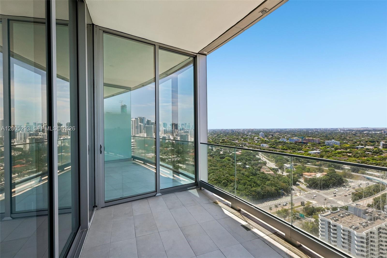 Una Residences - Residential