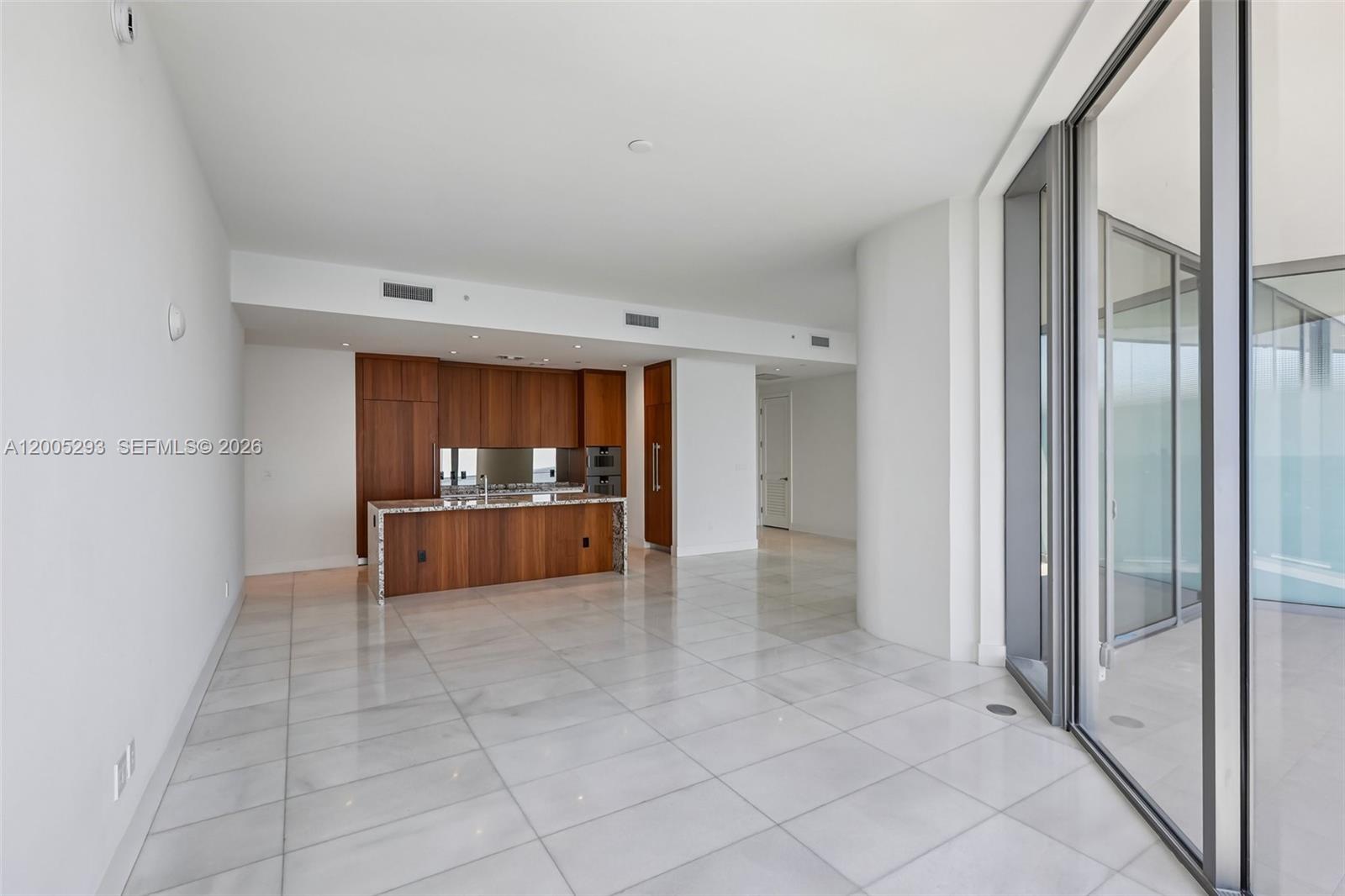 Una Residences - Residential