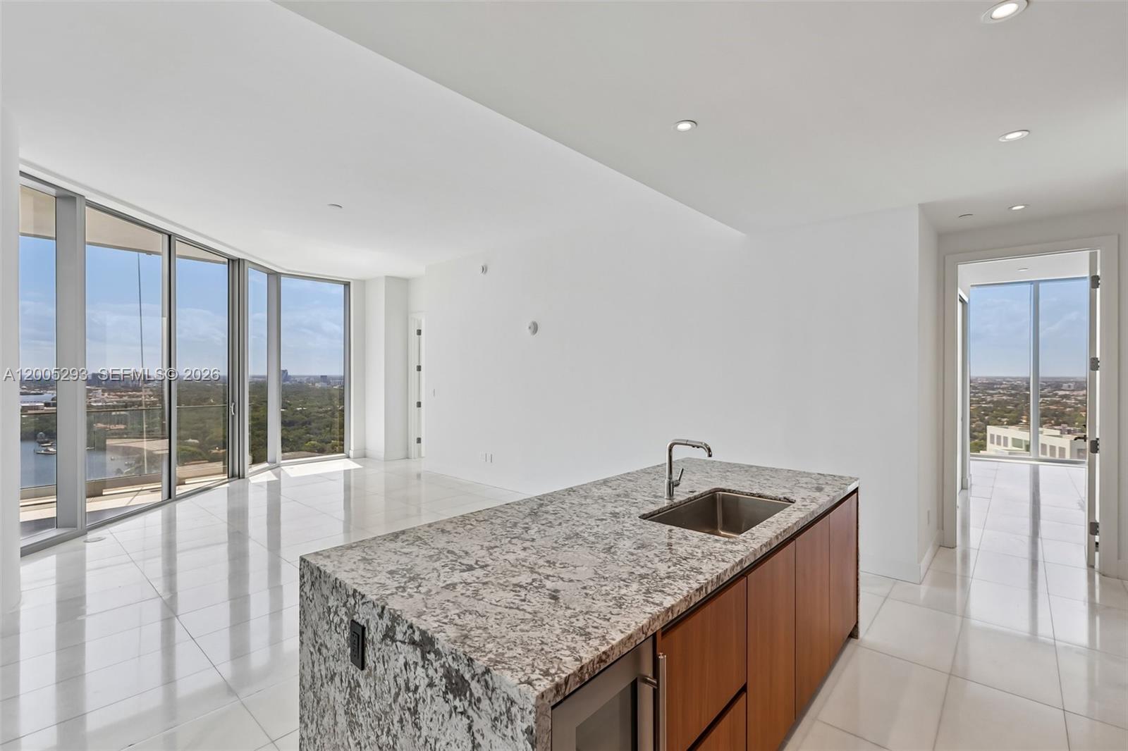 Una Residences - Residential