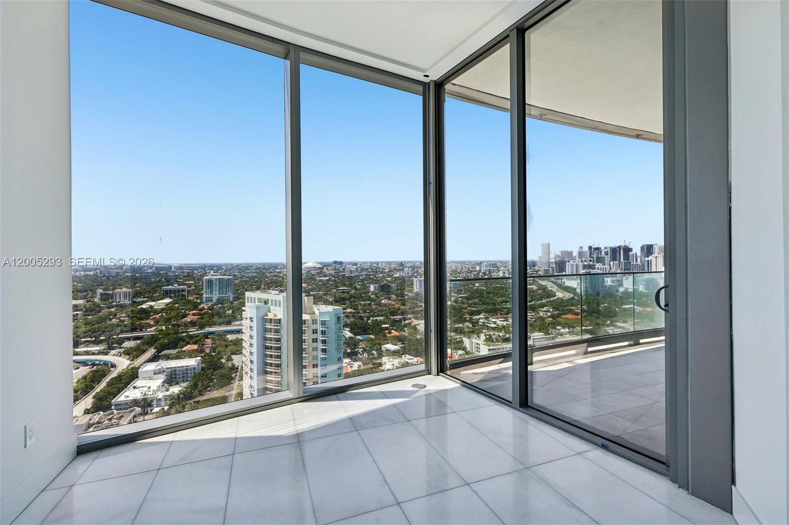 Una Residences - Residential