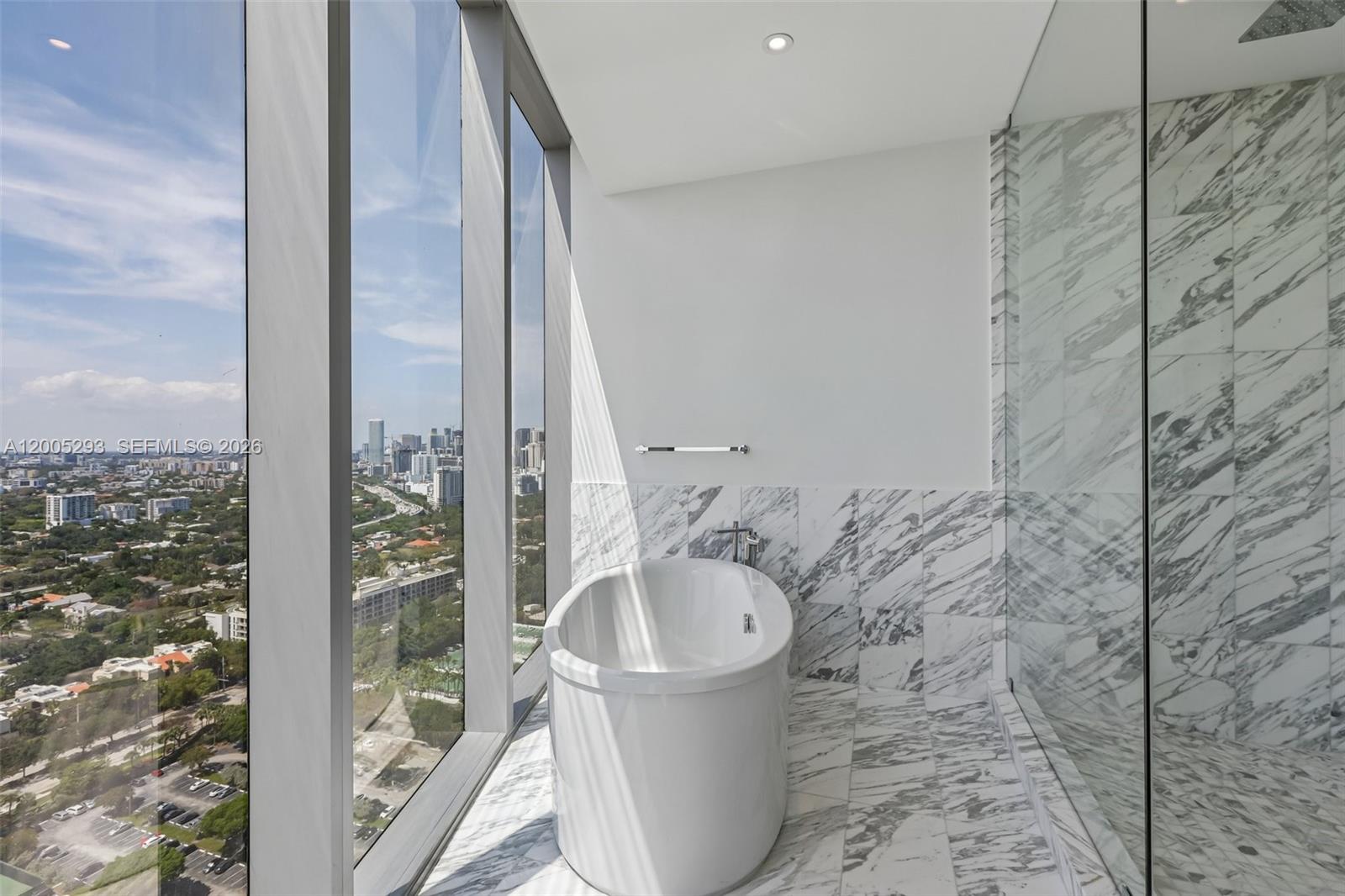 Una Residences - Residential