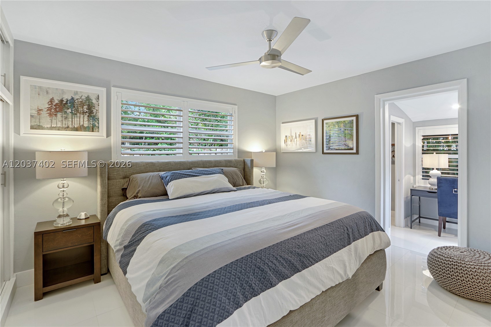 TROPICAL MANORS - Residential