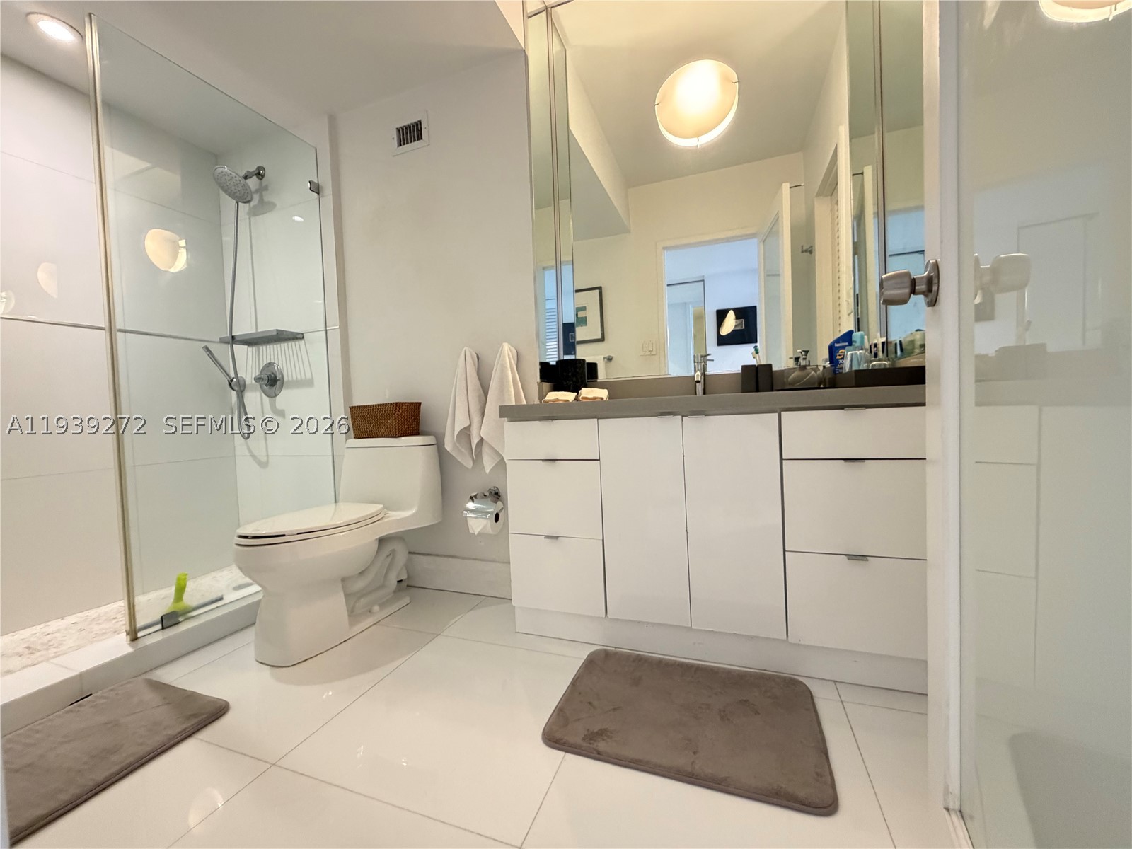 THE DECOPLAGE CONDO - Residential