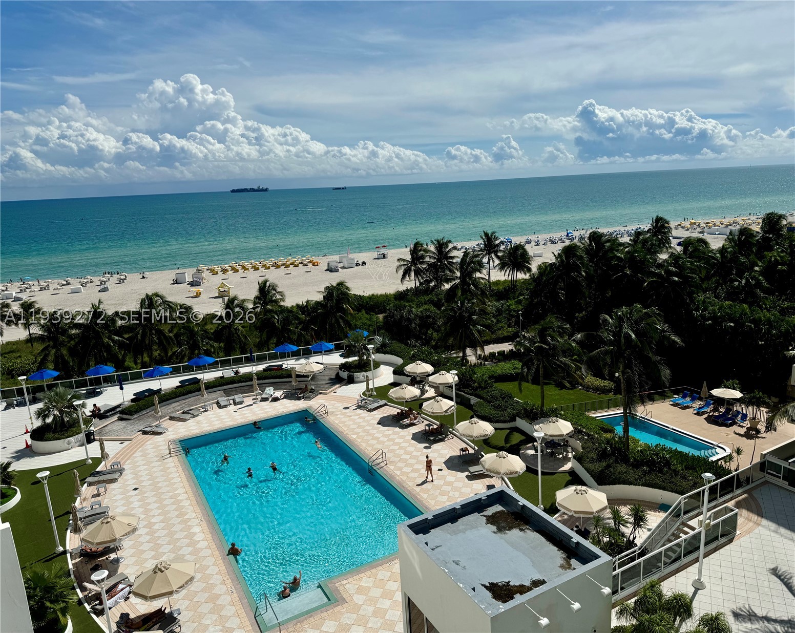 THE DECOPLAGE CONDO - Residential