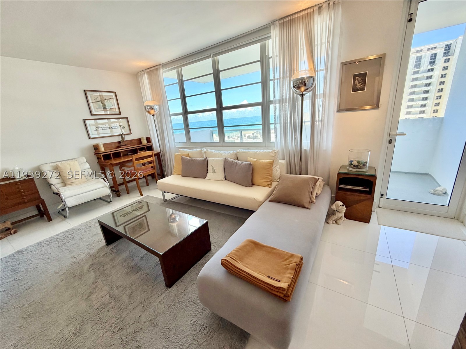 THE DECOPLAGE CONDO - Residential