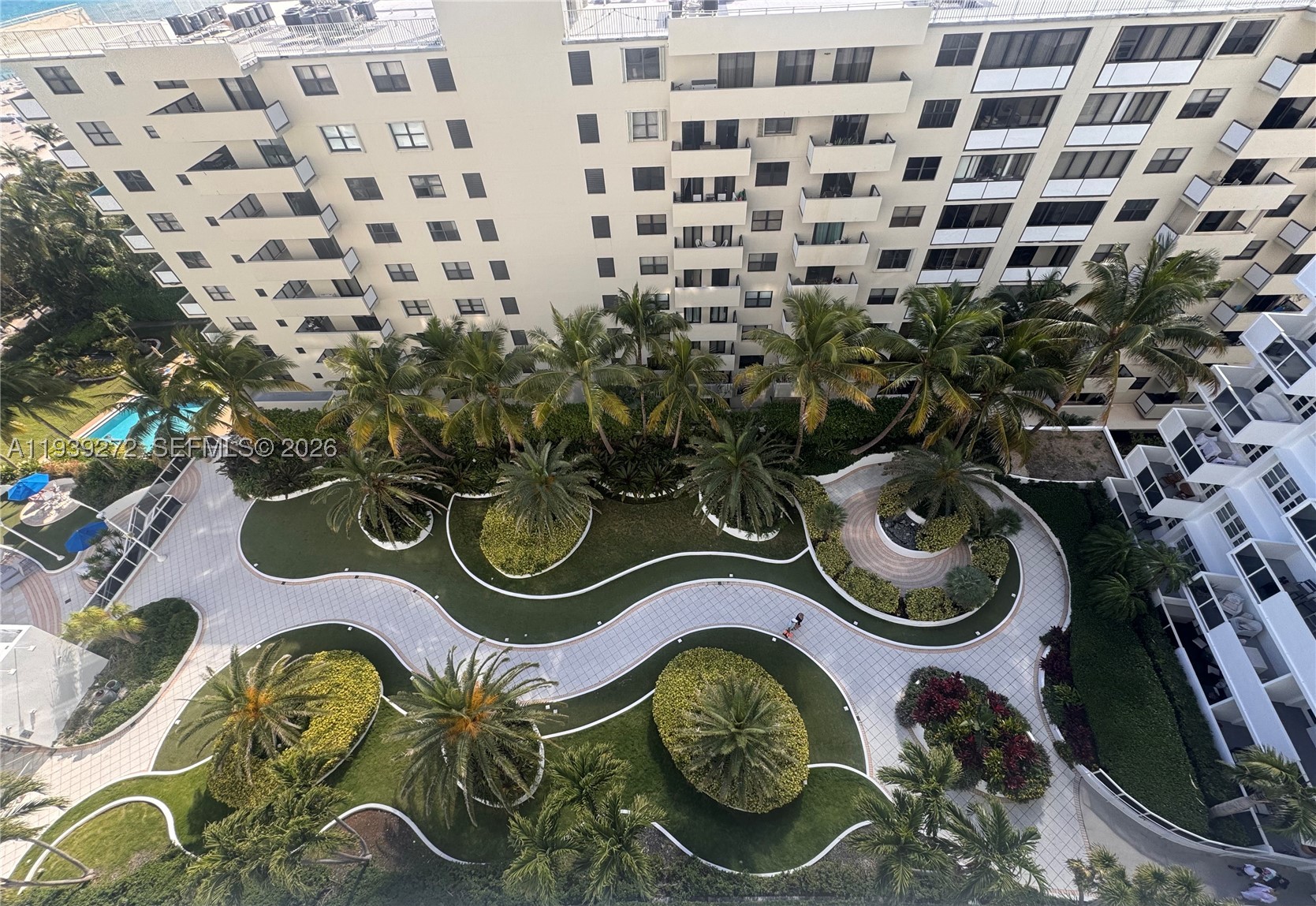 THE DECOPLAGE CONDO - Residential