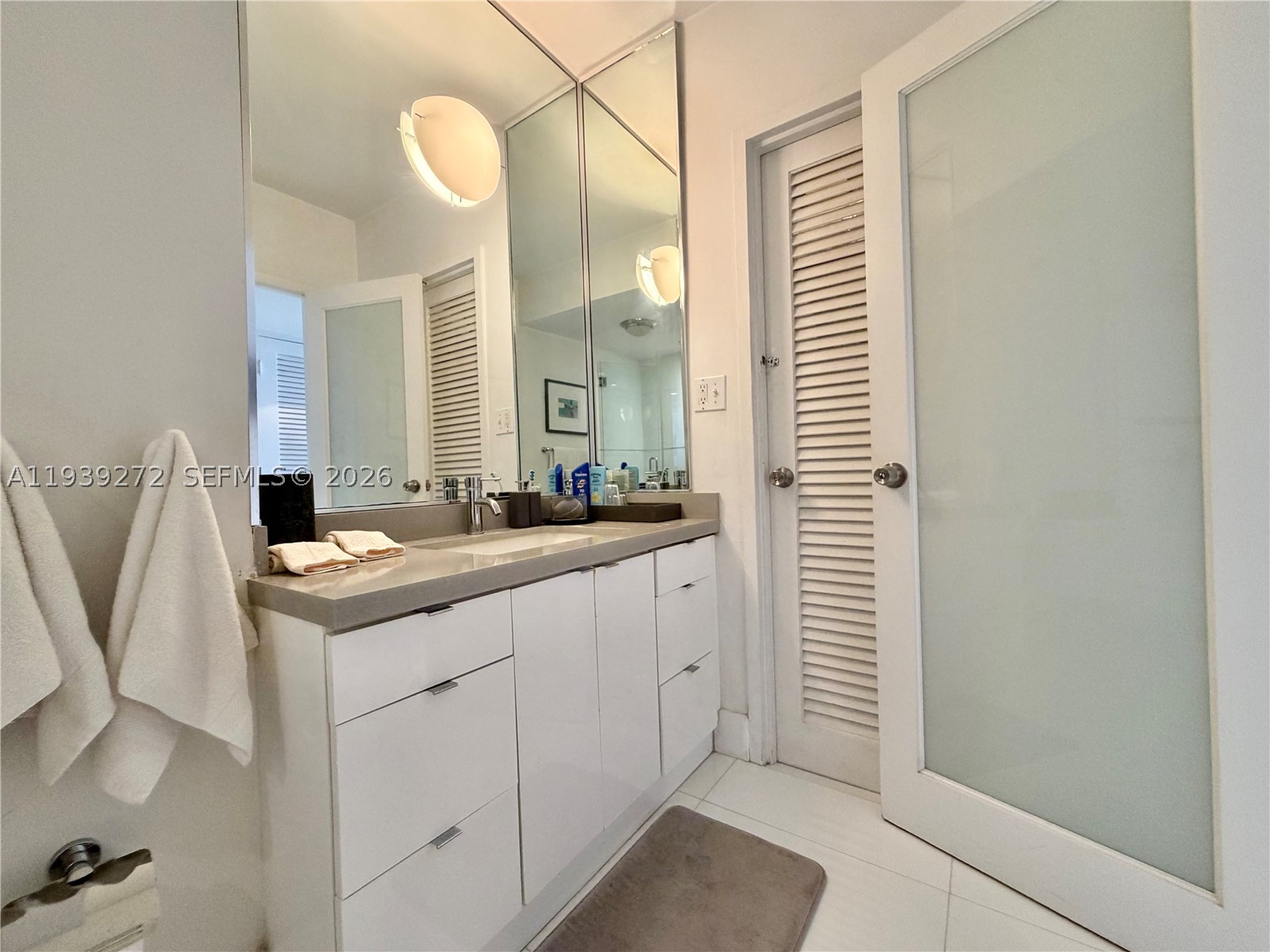 THE DECOPLAGE CONDO - Residential