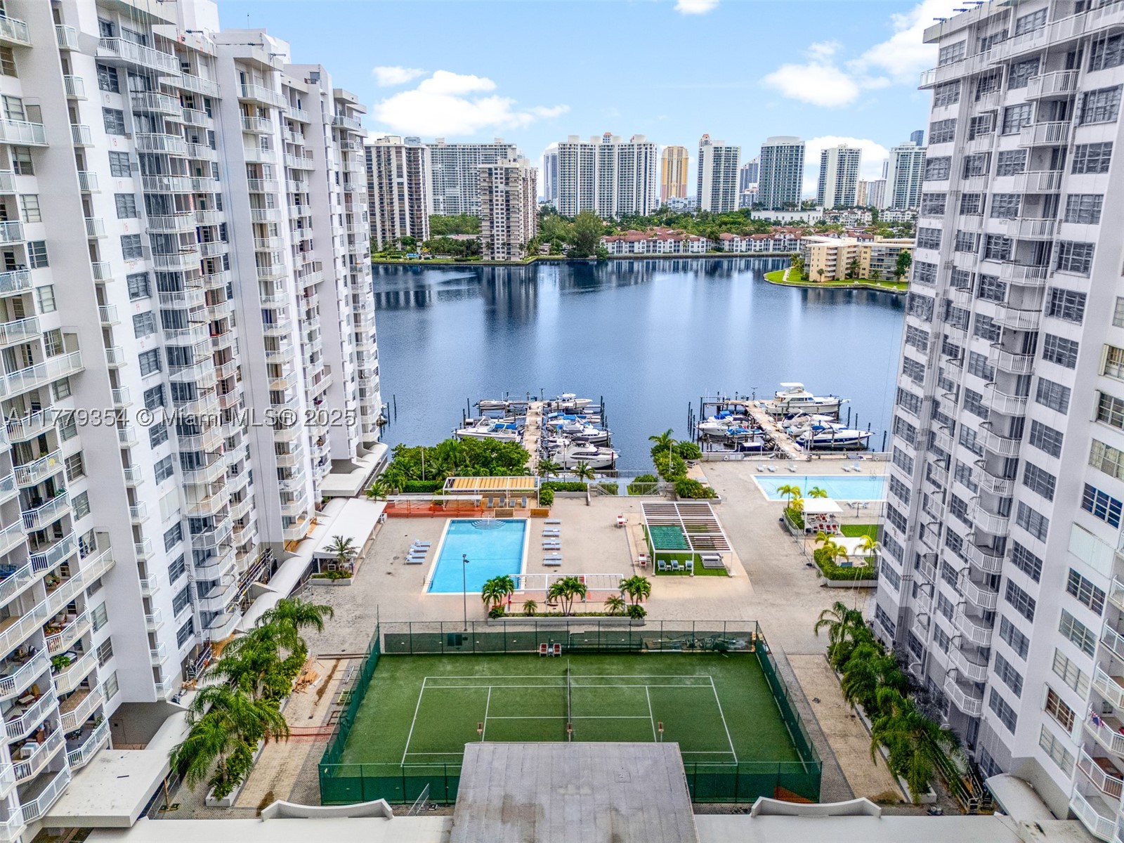 DEL PRADO MARINA - Residential