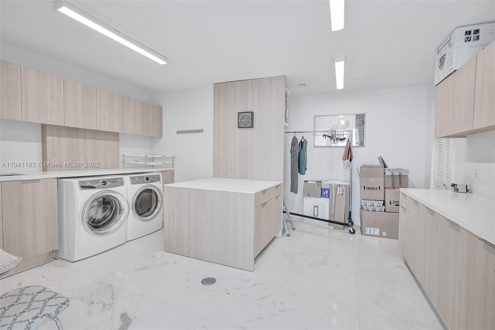 SANTA MARIA CONDO - Residential